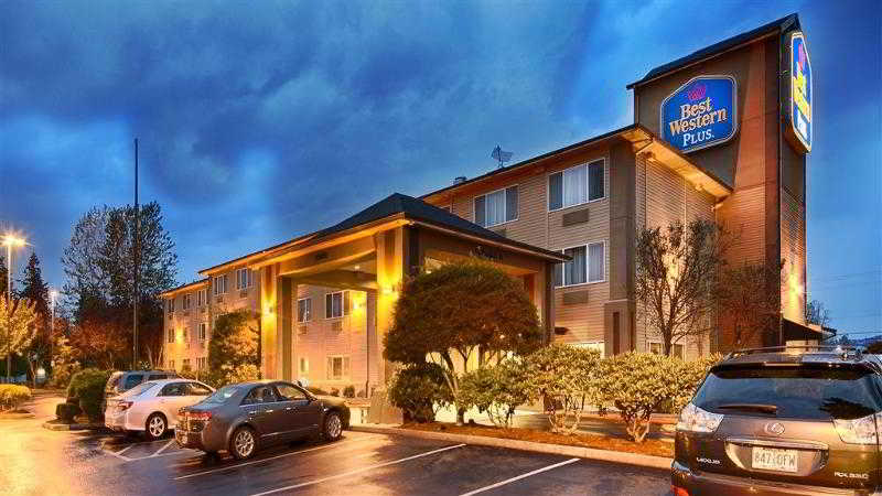 Best Western Plus Cascade Inn & Suites
