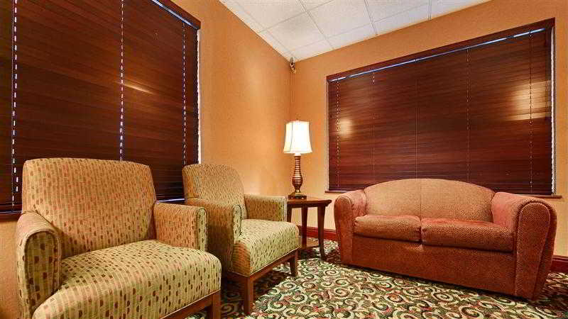 Best Western Plus Cascade Inn & Suites