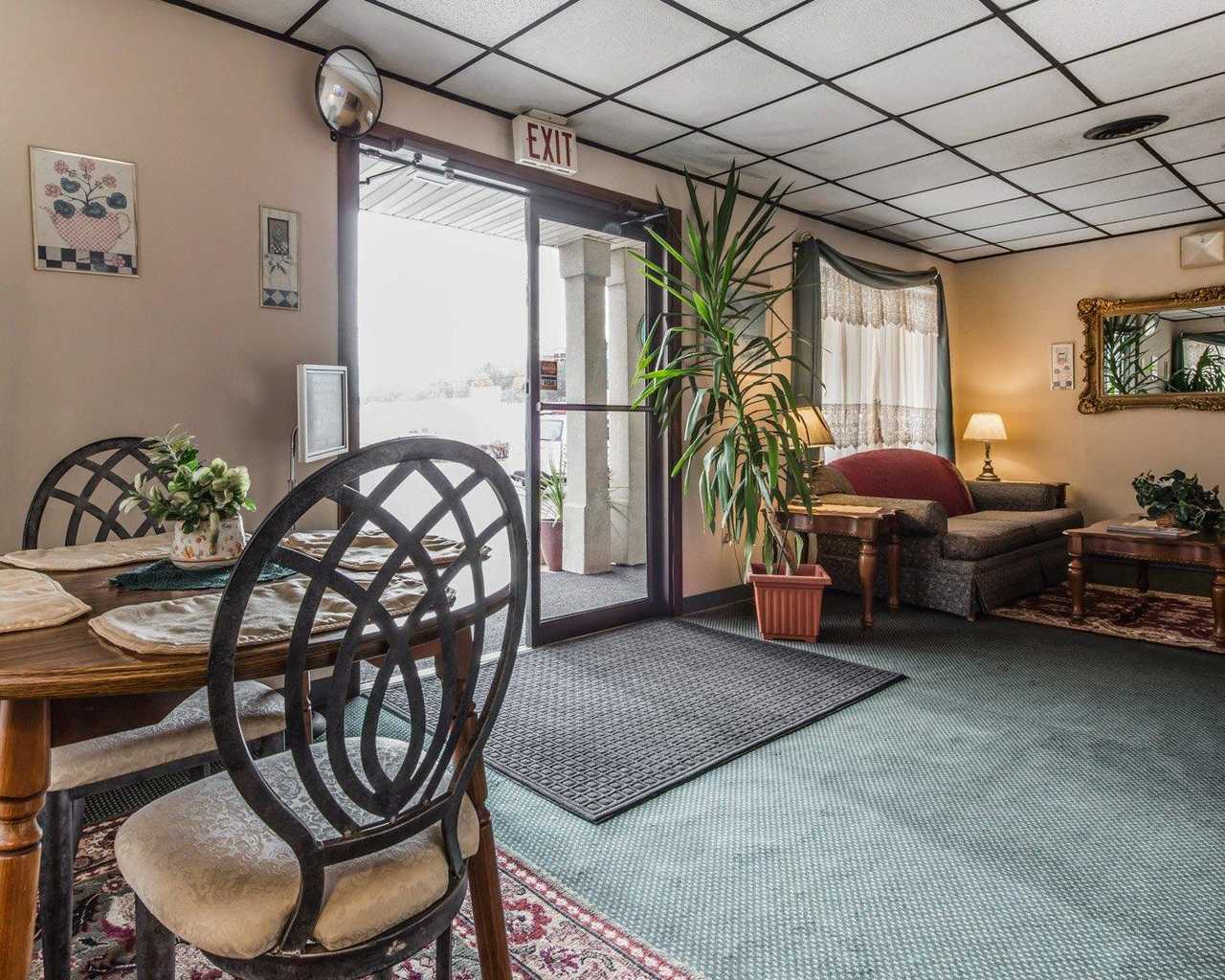 Horseshoe Curve Lodge