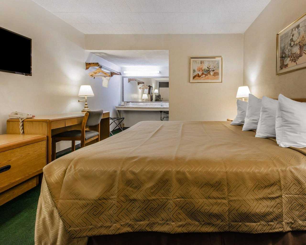 Horseshoe Curve Lodge