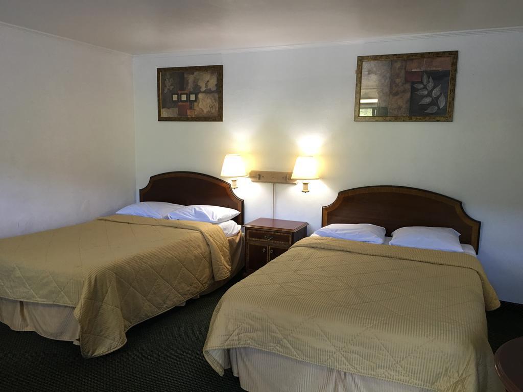 Relax Inn Altoona