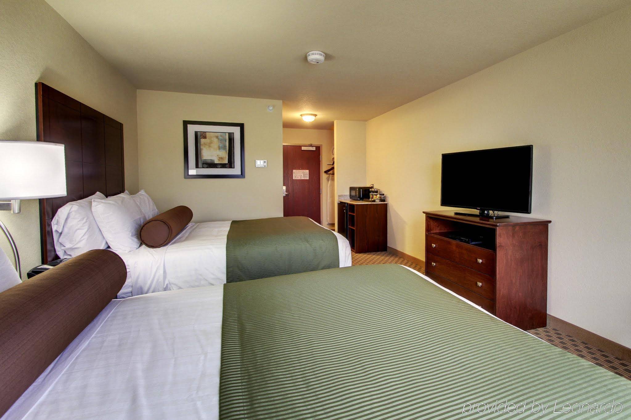 Cobblestone Inn & Suites  Ambridge