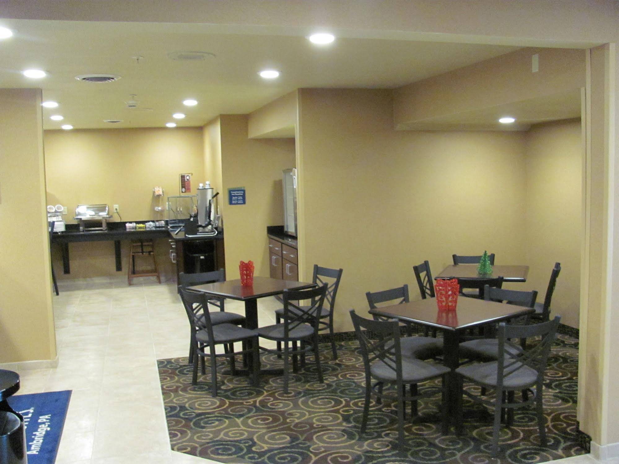 Cobblestone Inn & Suites  Ambridge