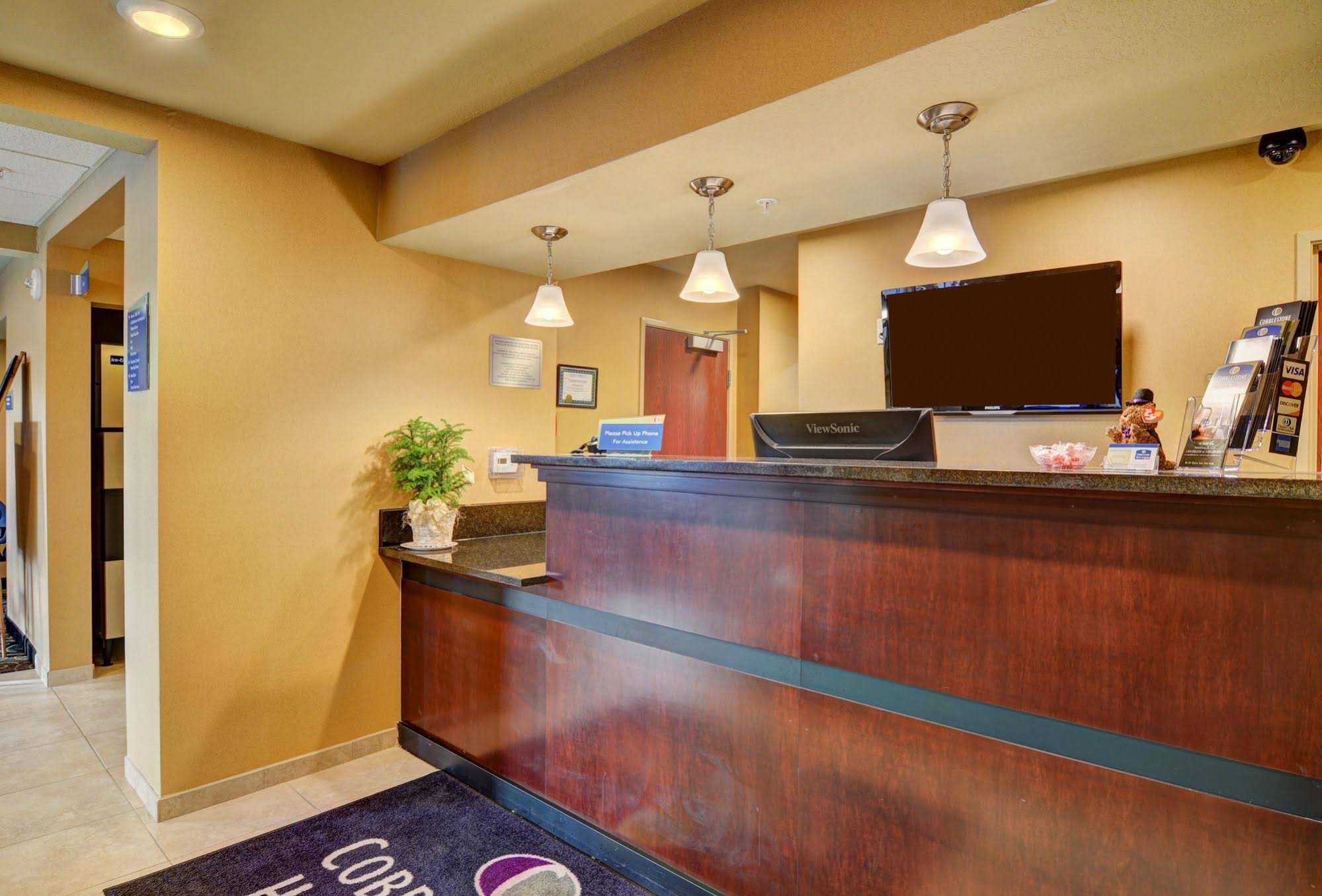 Cobblestone Inn & Suites  Ambridge