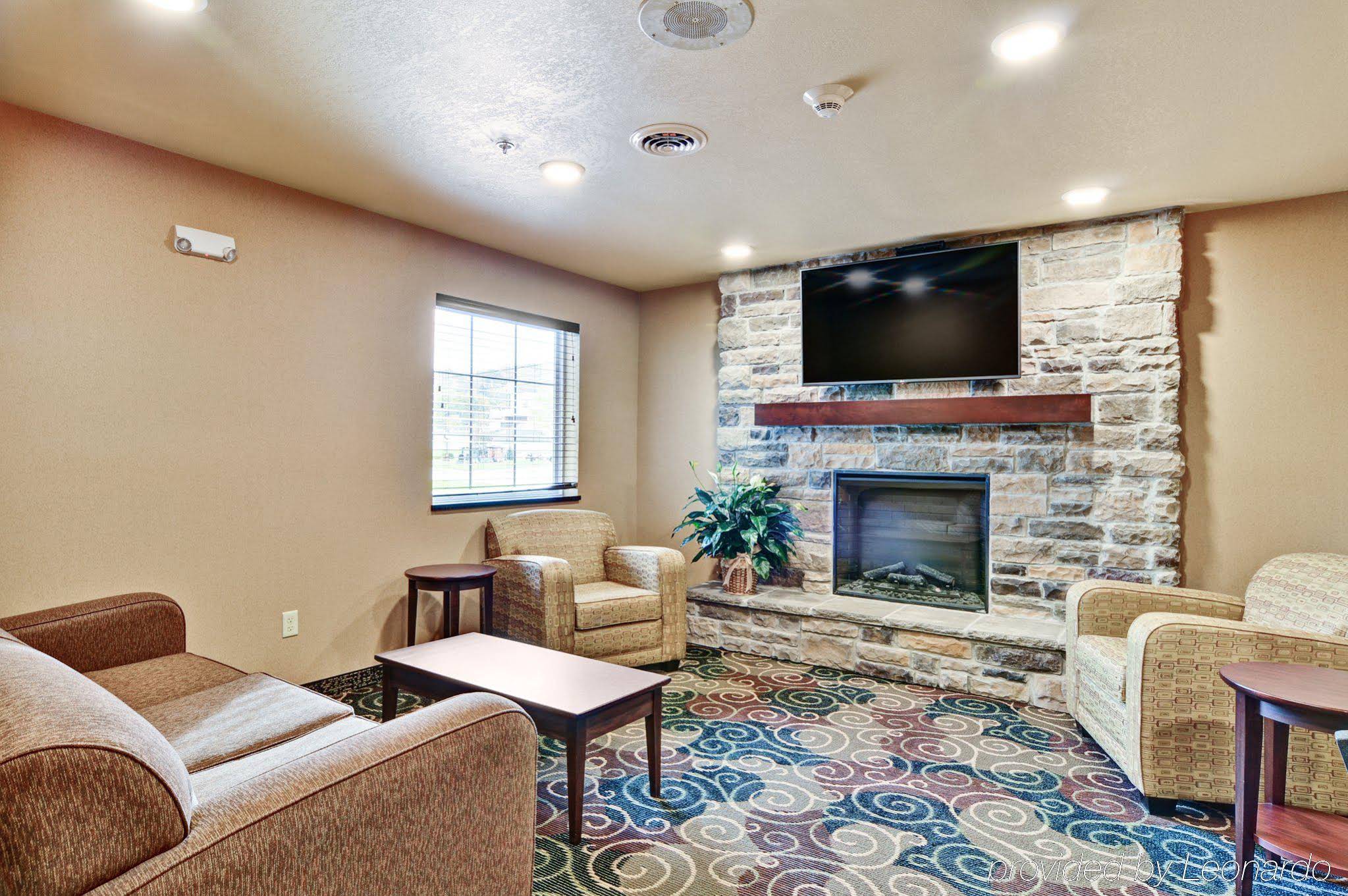 Cobblestone Inn & Suites  Ambridge