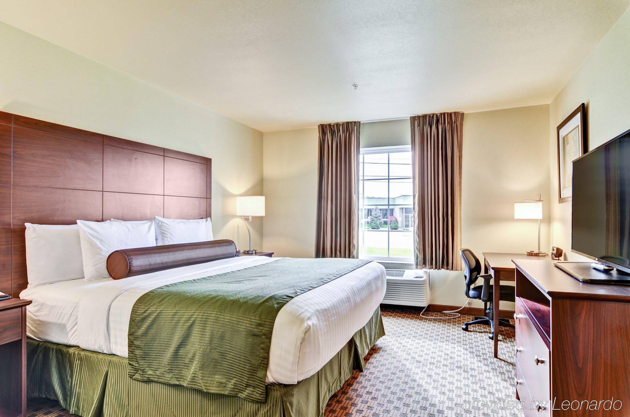 Cobblestone Inn & Suites  Ambridge
