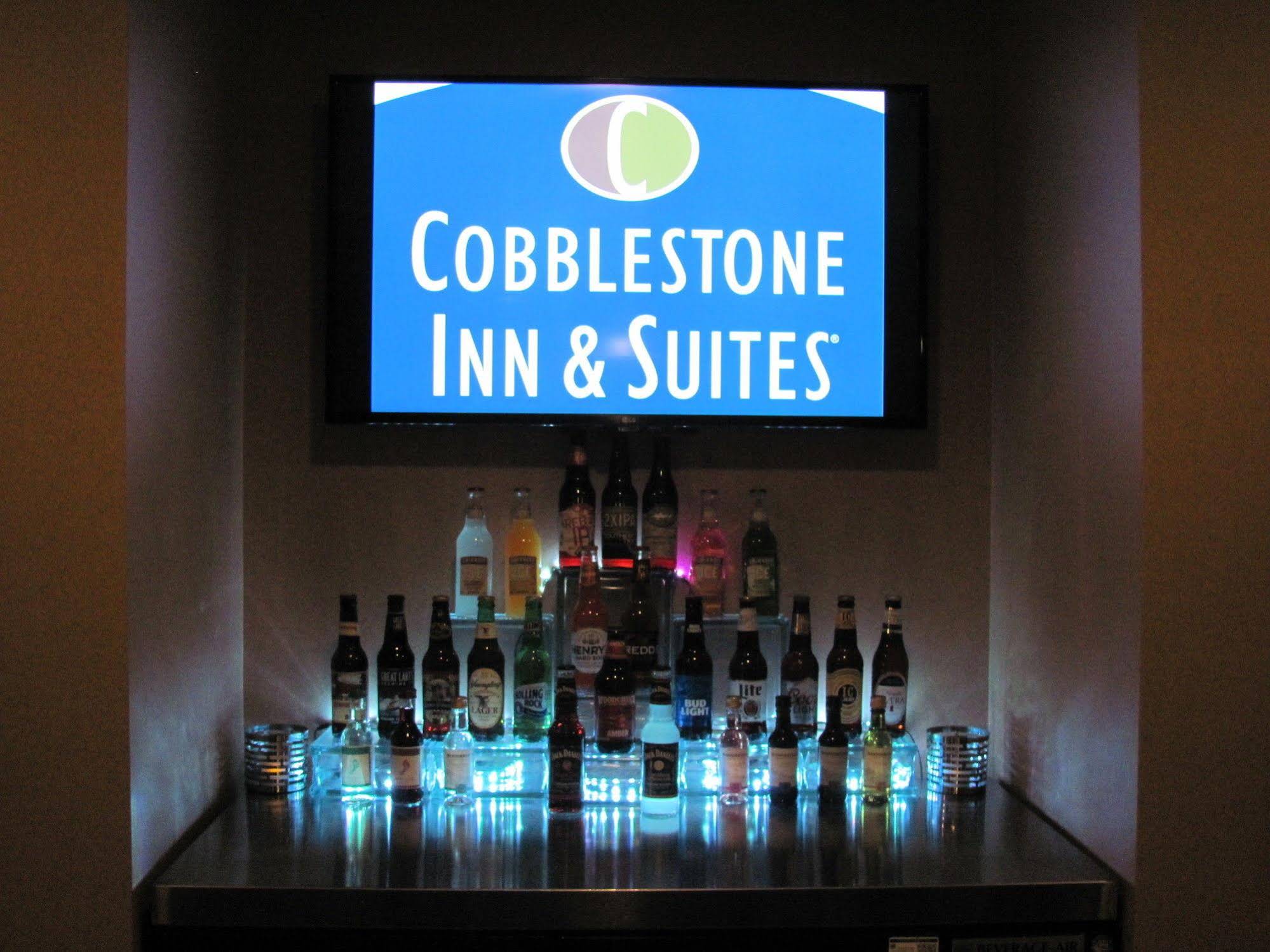 Cobblestone Inn & Suites  Ambridge