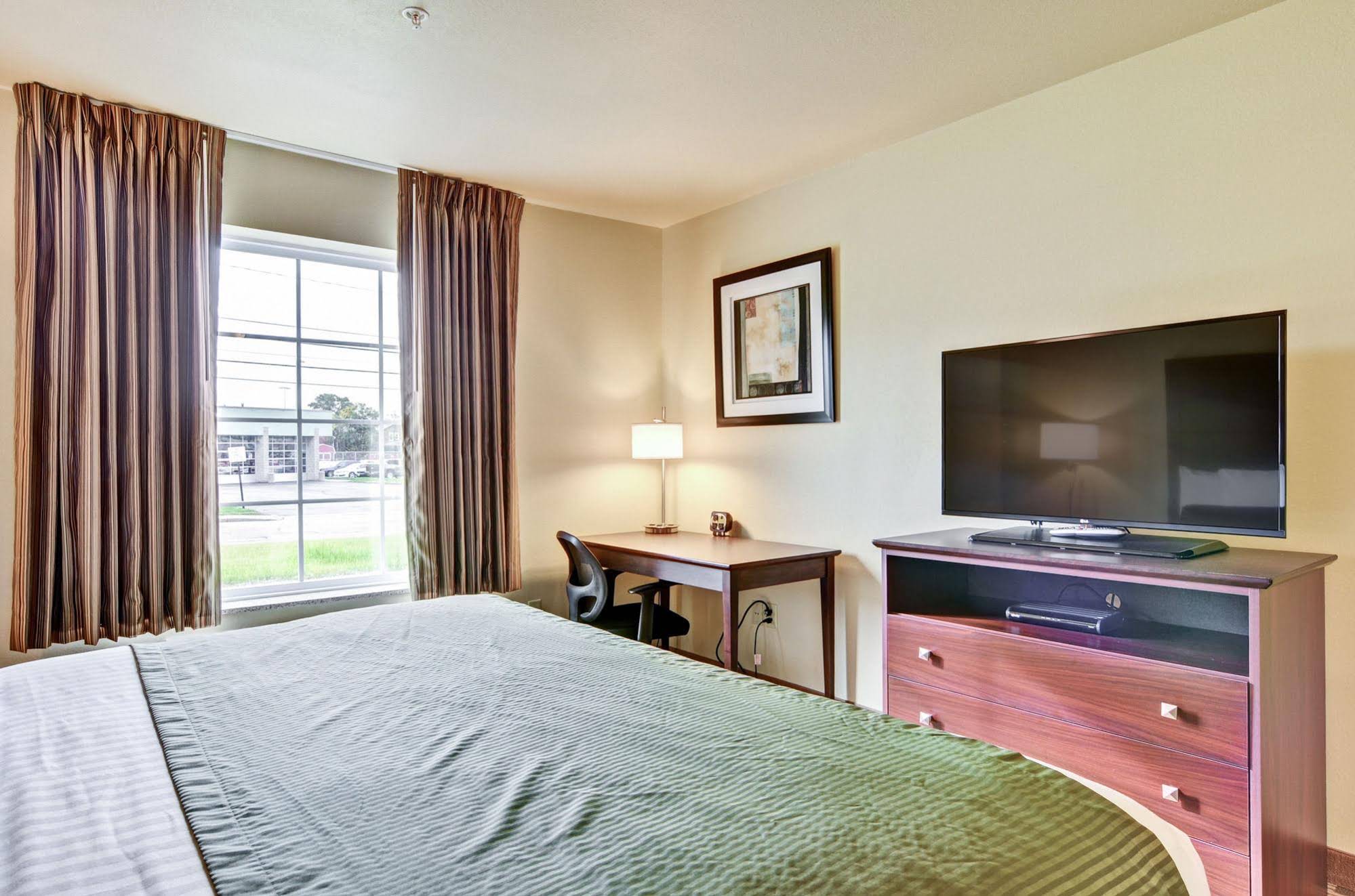 Cobblestone Inn & Suites  Ambridge