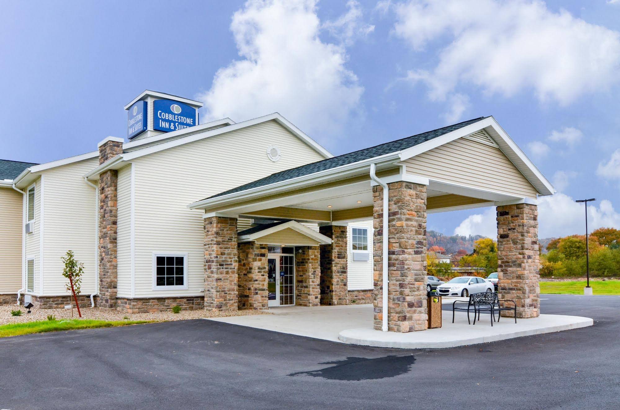 Cobblestone Inn & Suites  Ambridge