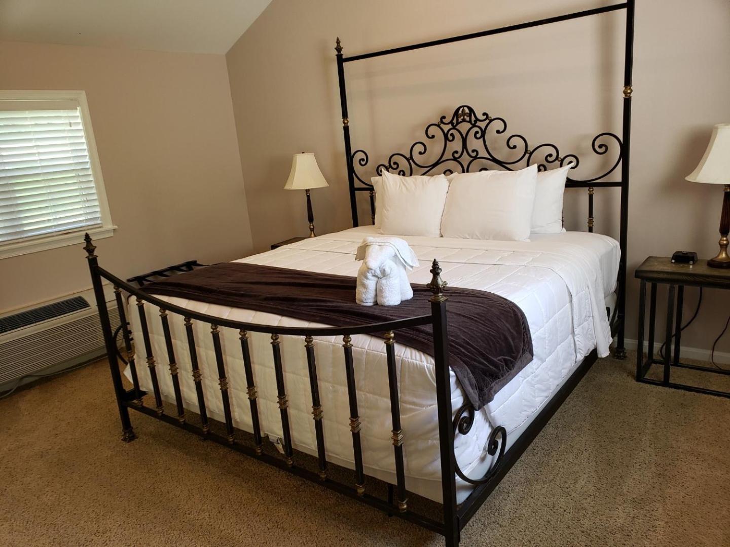 Allenberry Resort Inn & Playhouse