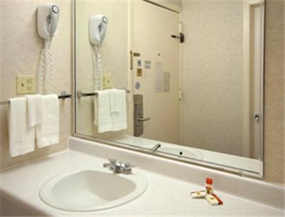 Super 8 by Wyndham Carlisle North
