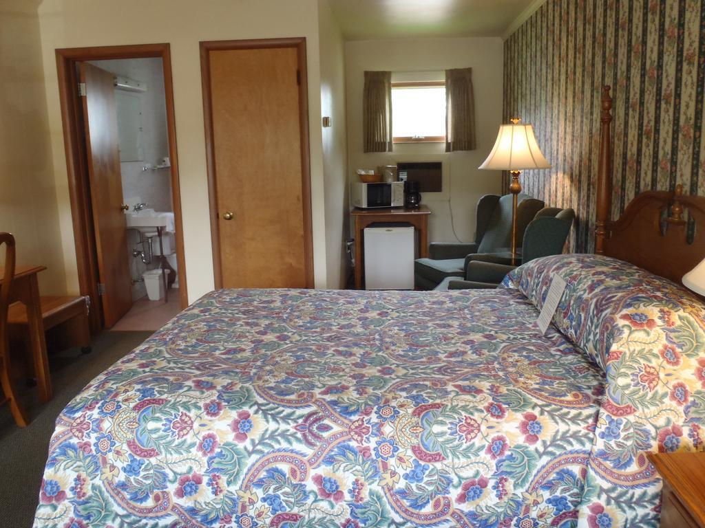 Glass House Inn