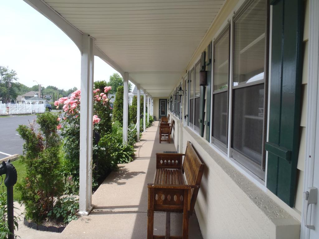 Glass House Inn