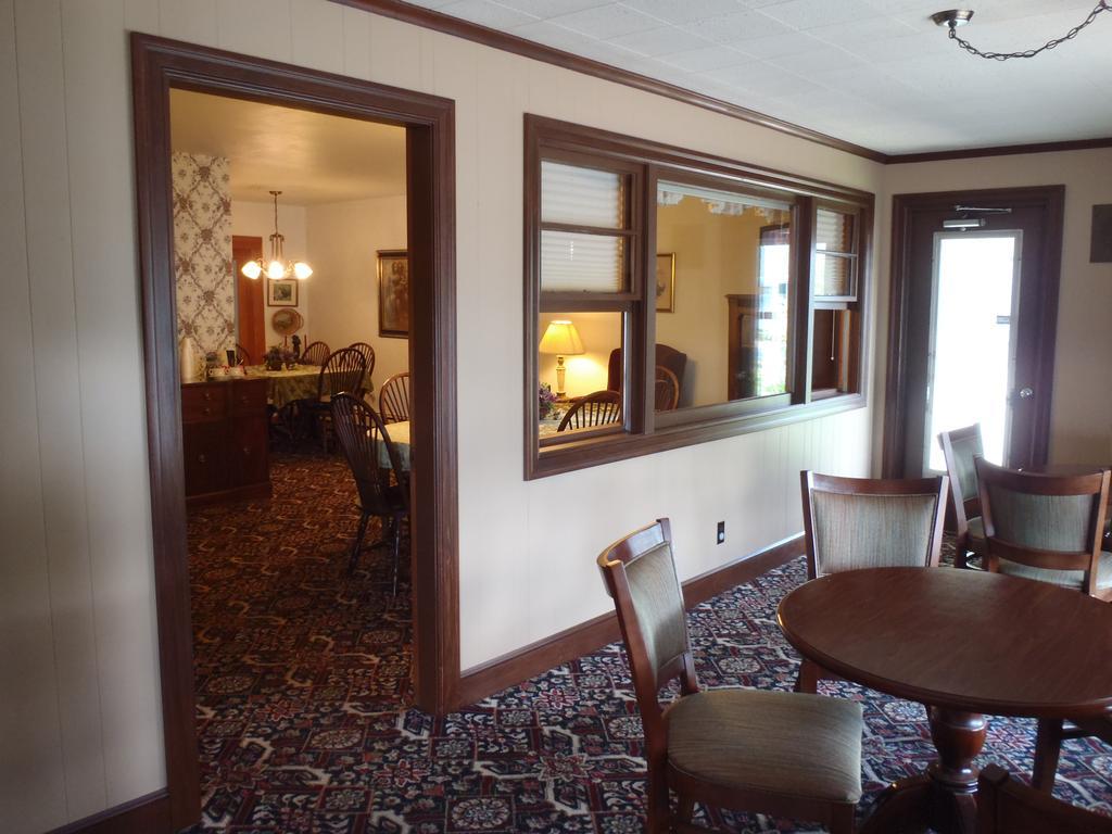 Glass House Inn