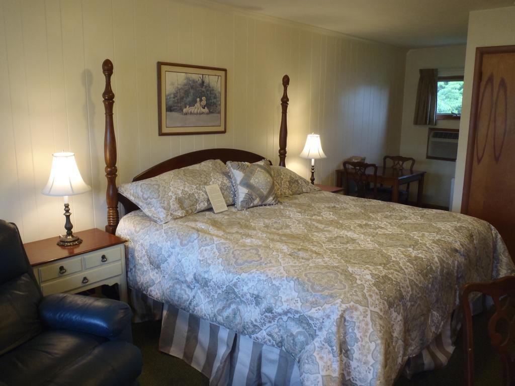 Glass House Inn