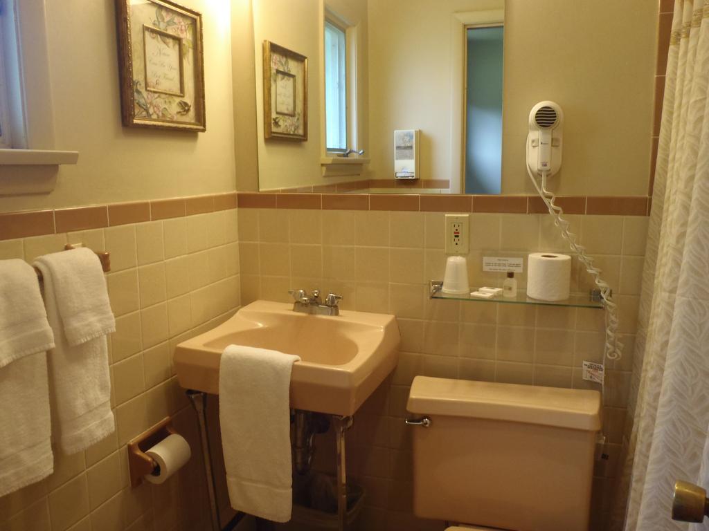 Glass House Inn