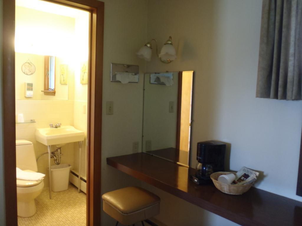 Glass House Inn