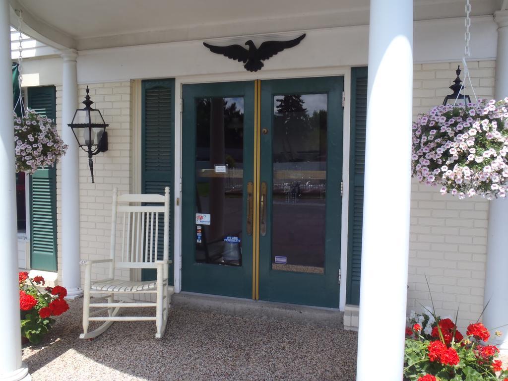 Glass House Inn