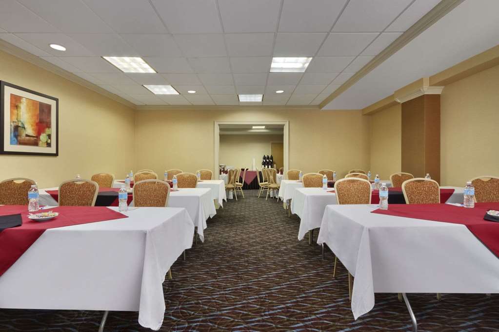 Comfort Inn & Suites Glen Mills