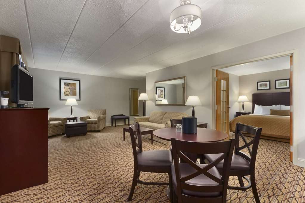 Comfort Inn & Suites Glen Mills