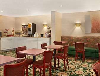 Red Carpet Inn & Suites