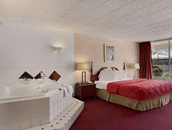 Red Carpet Inn & Suites