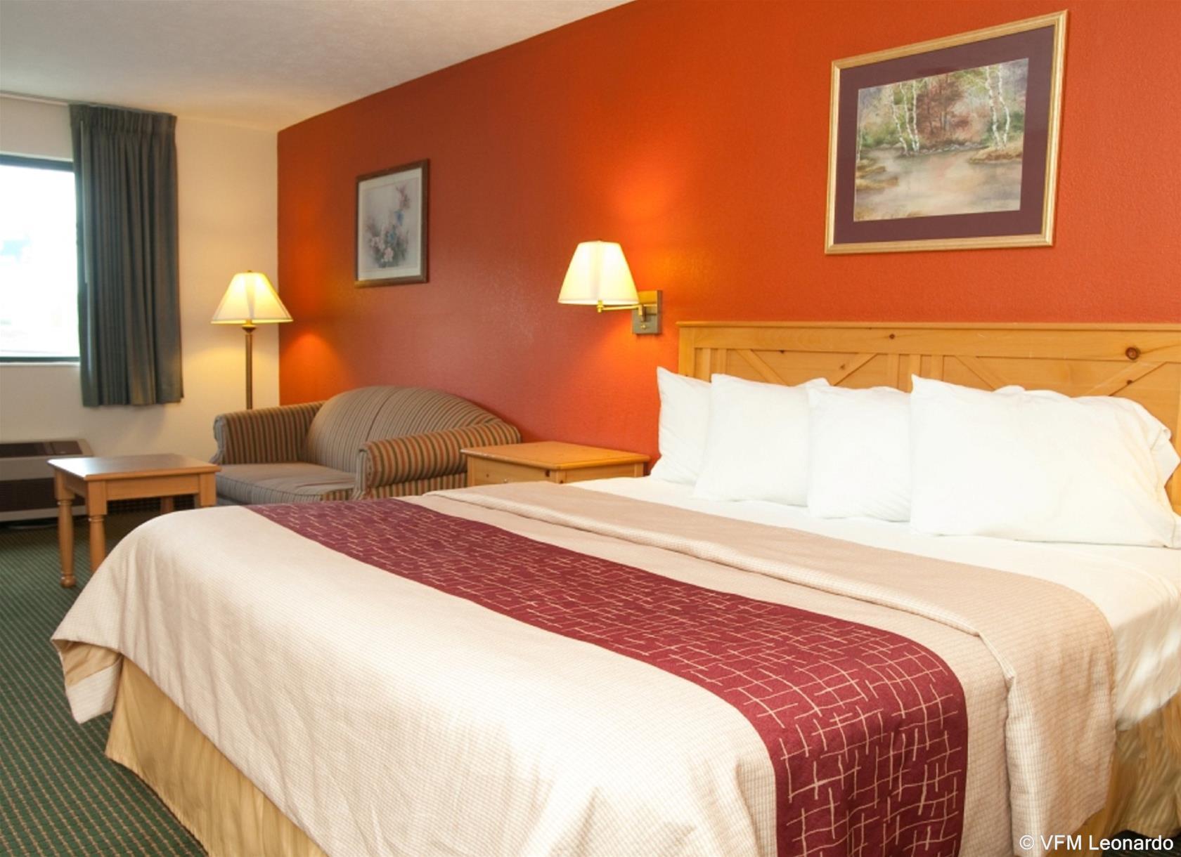 Red Roof Inn & Suites Hermitage
