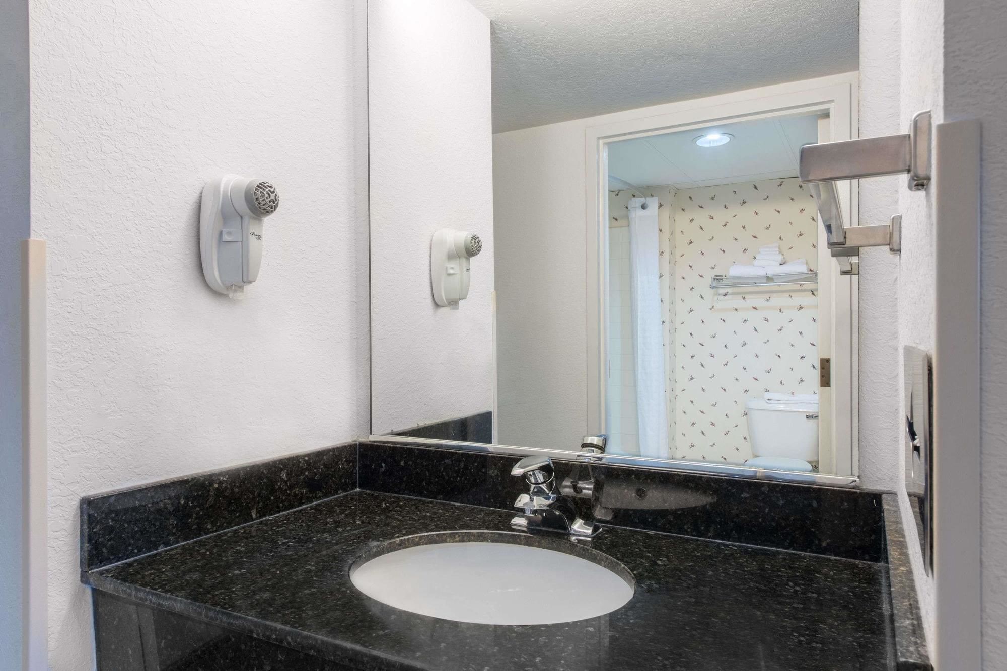 Holiday Inn Express Jonestown - Ft. Indiantown Gap