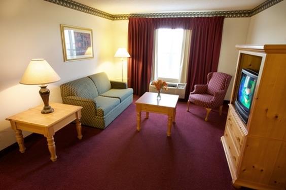 Lancaster Inn & Suites