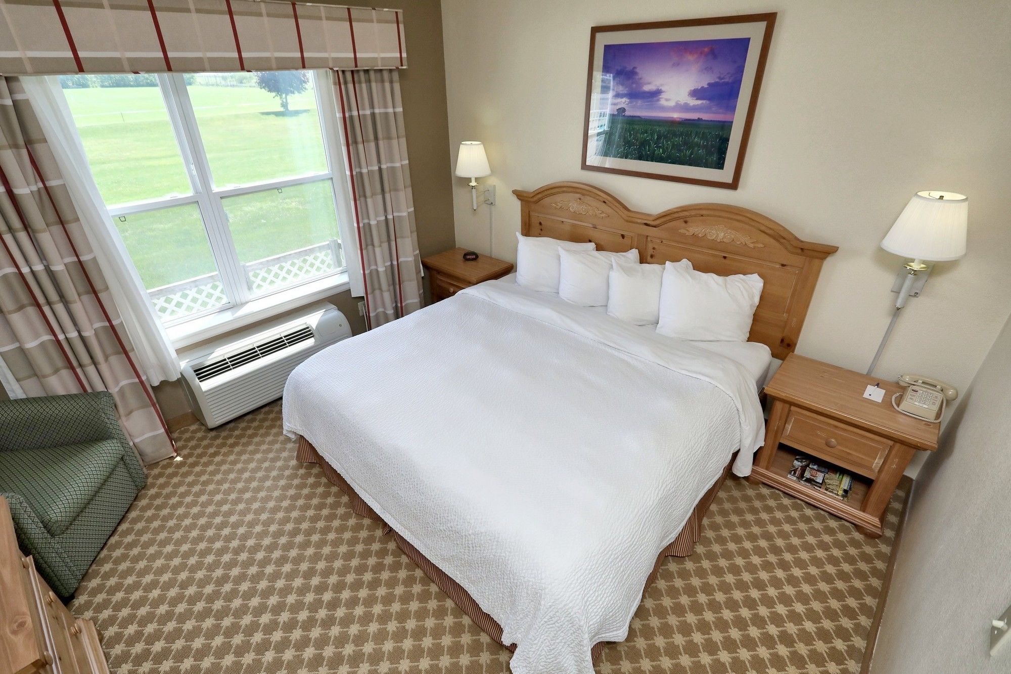 Lancaster Inn & Suites