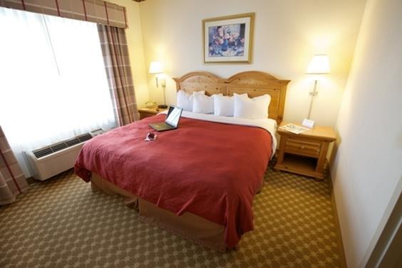 Lancaster Inn & Suites