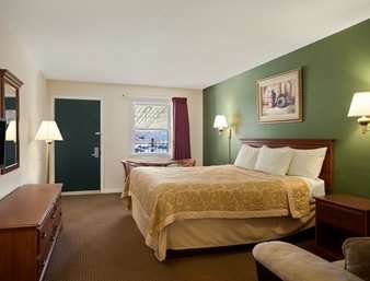Super 8 by Wyndham Mifflinville Near Bloomsburg
