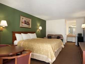 Super 8 by Wyndham Mifflinville Near Bloomsburg