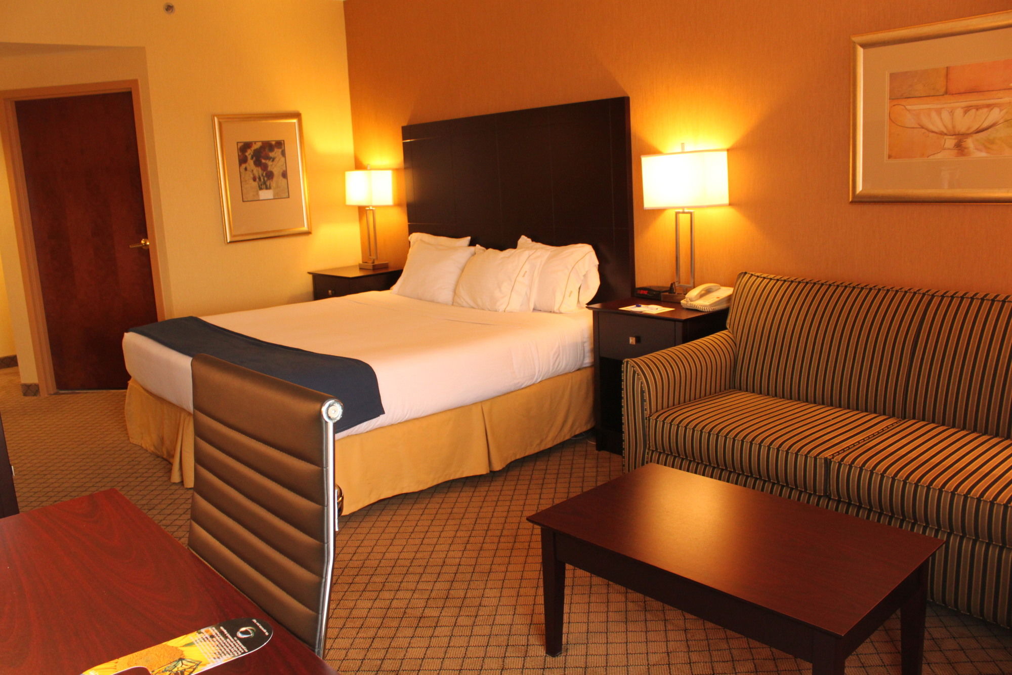 Holiday Inn Express Lewisburg/New Columbia