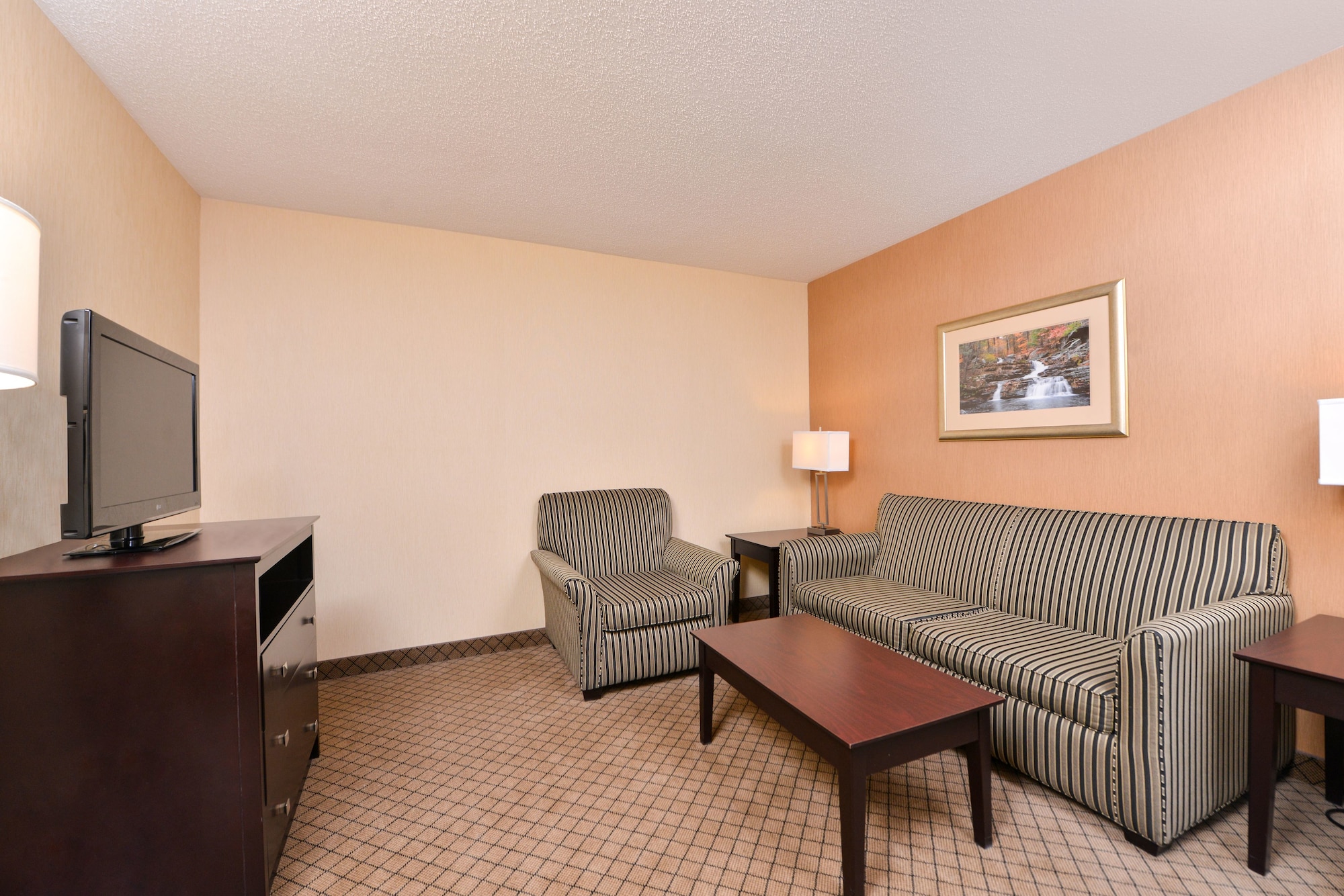 Holiday Inn Express Lewisburg/New Columbia