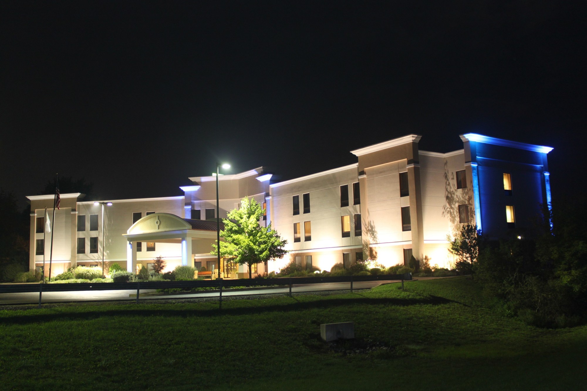 Holiday Inn Express Lewisburg/New Columbia