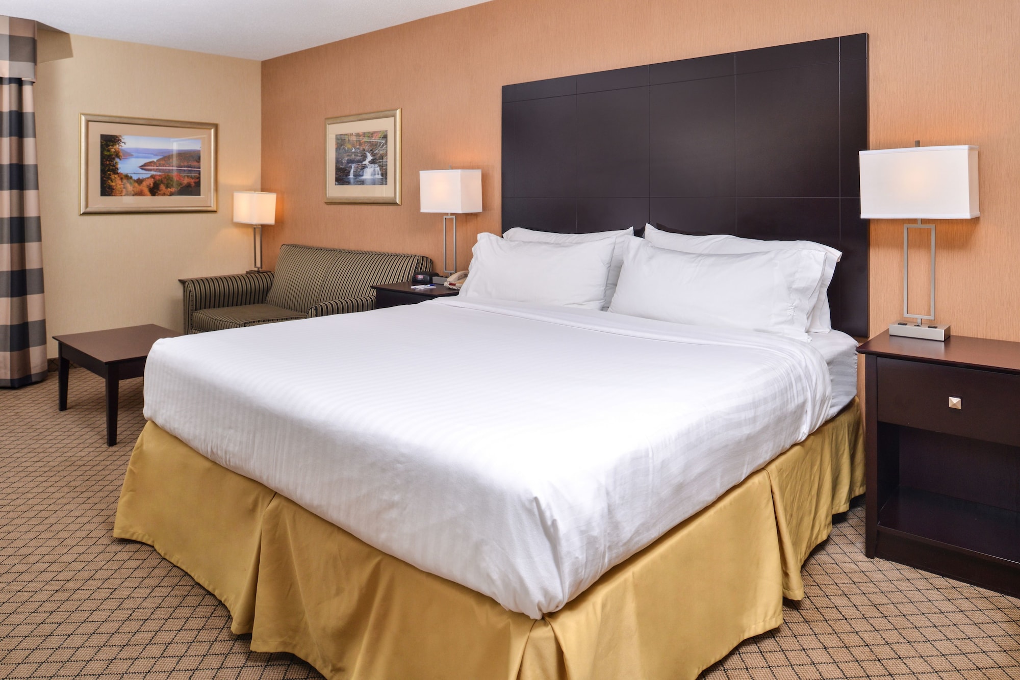 Holiday Inn Express Lewisburg/New Columbia