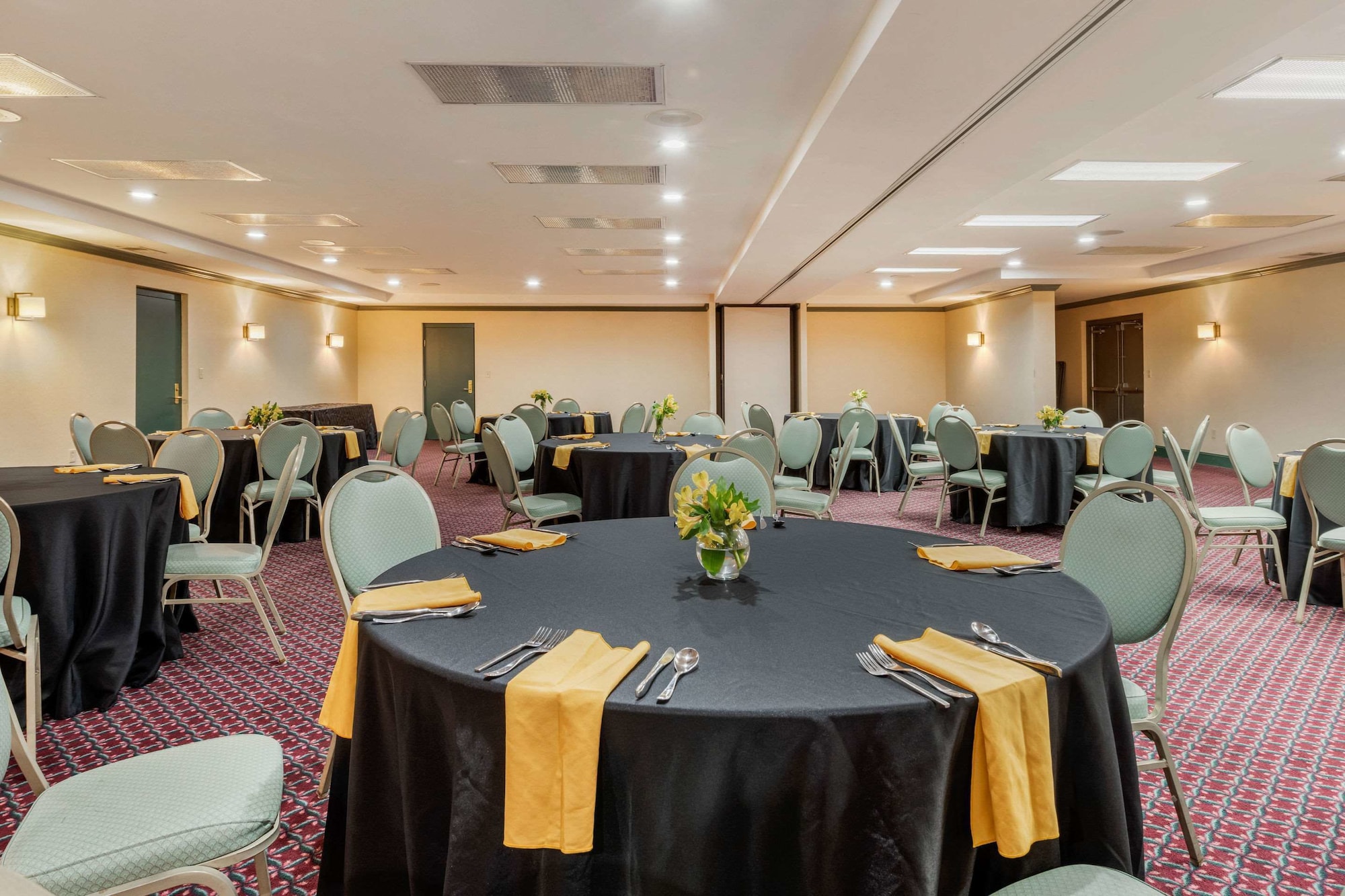 Clarion Hotel And Conference Center Harrisburg West