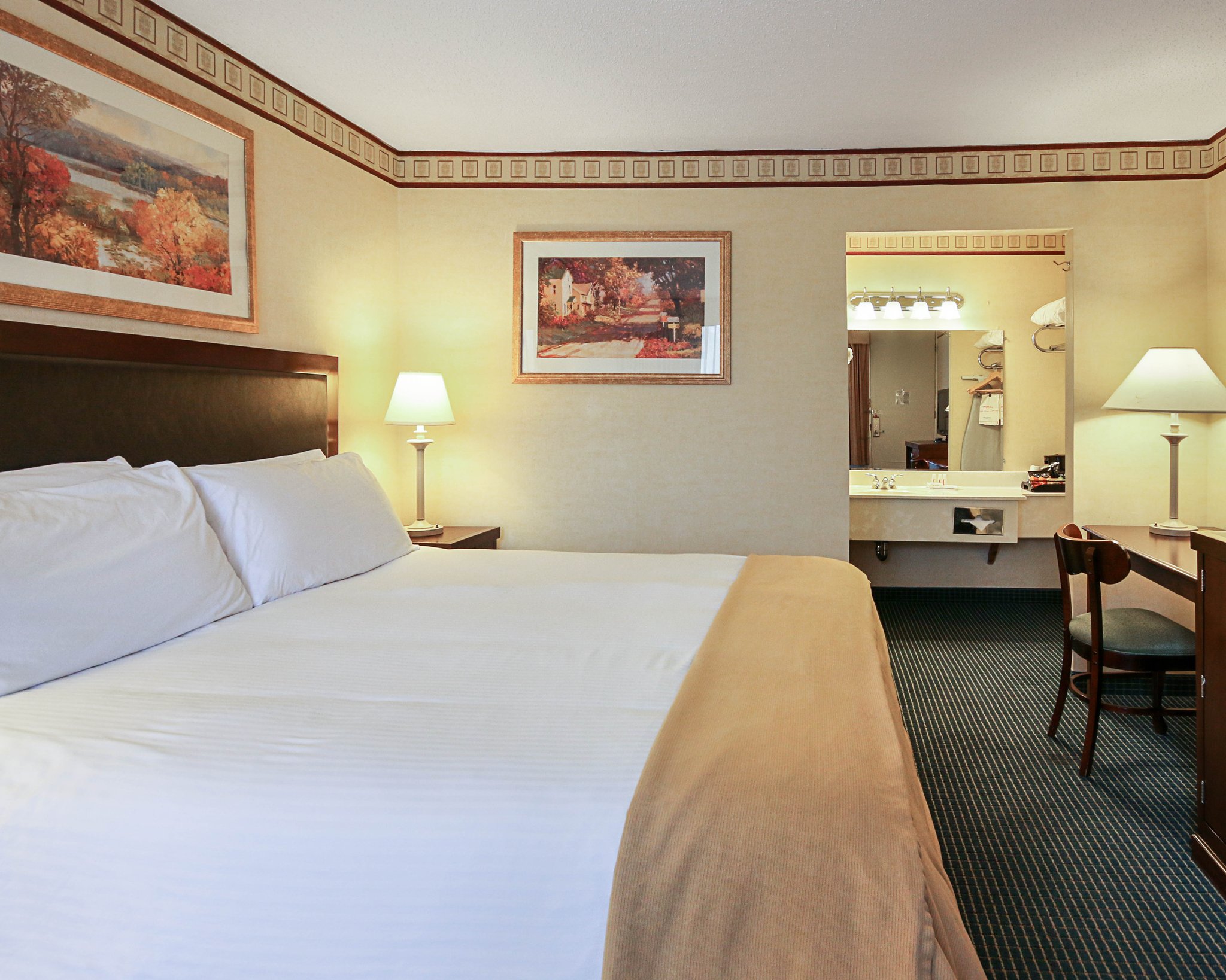 Clarion Inn & Suites New Hope-Lambertville
