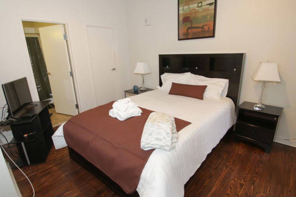 River West Condominiums
