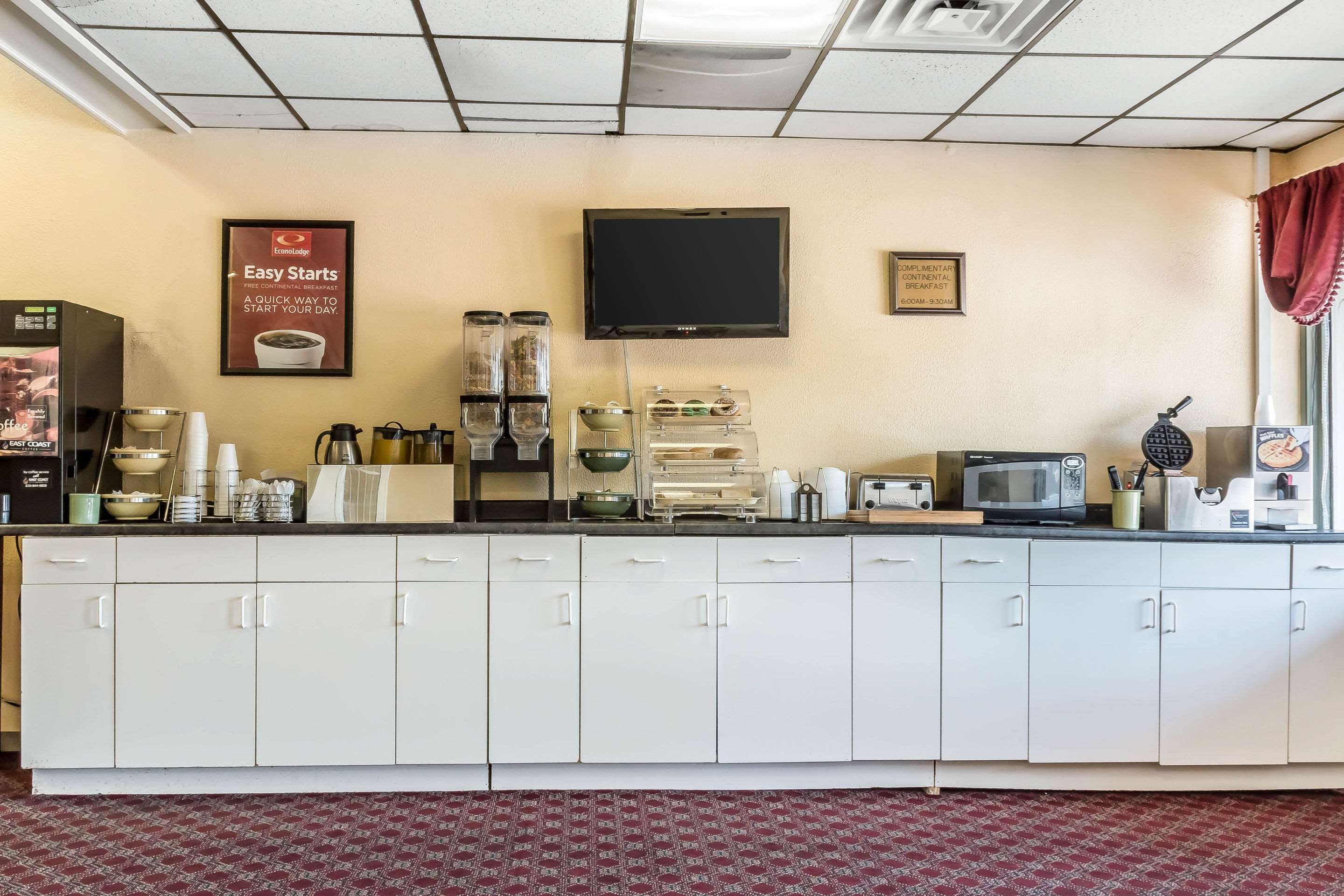Econo Lodge Airport