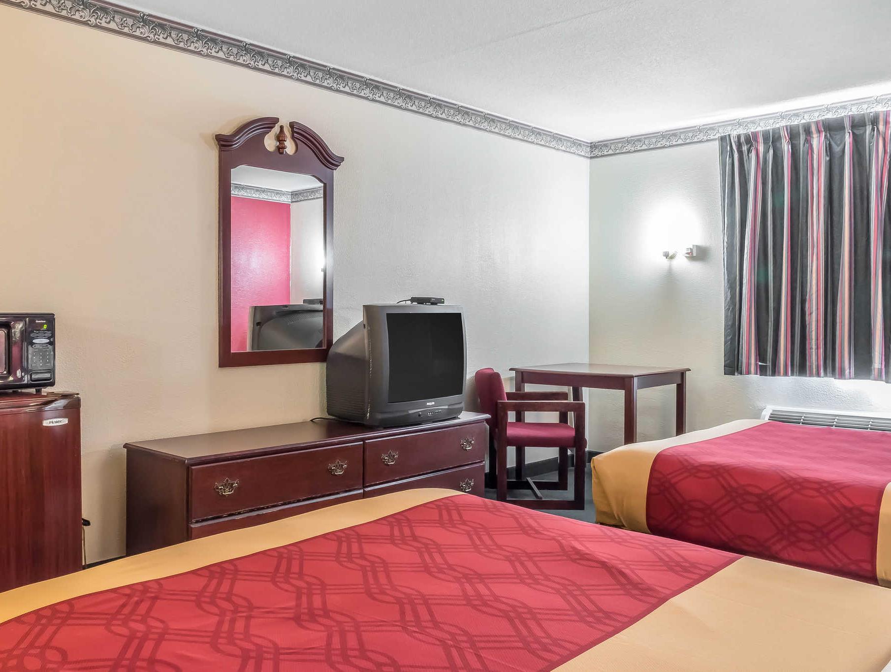 Econo Lodge Airport