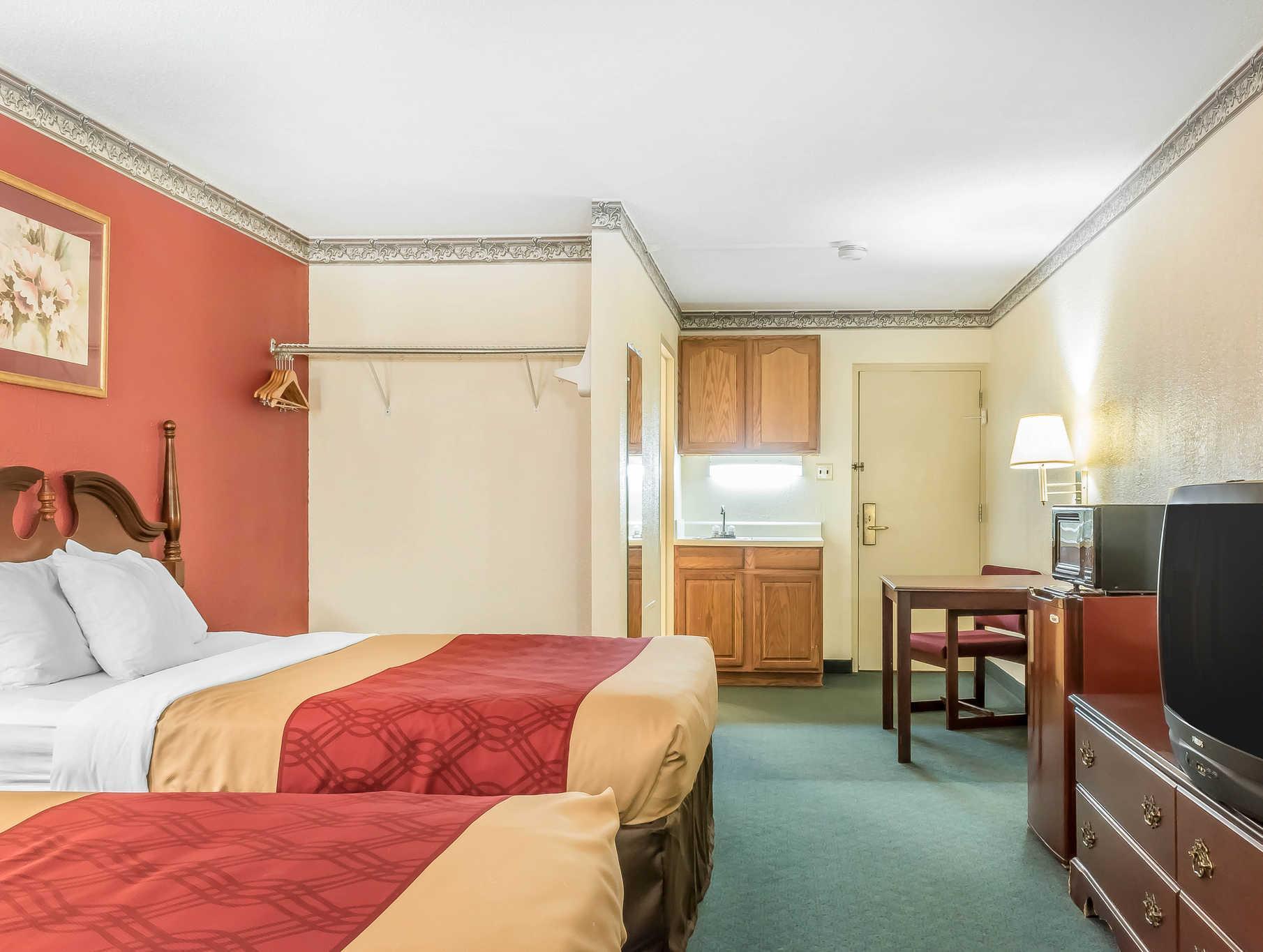 Econo Lodge Airport