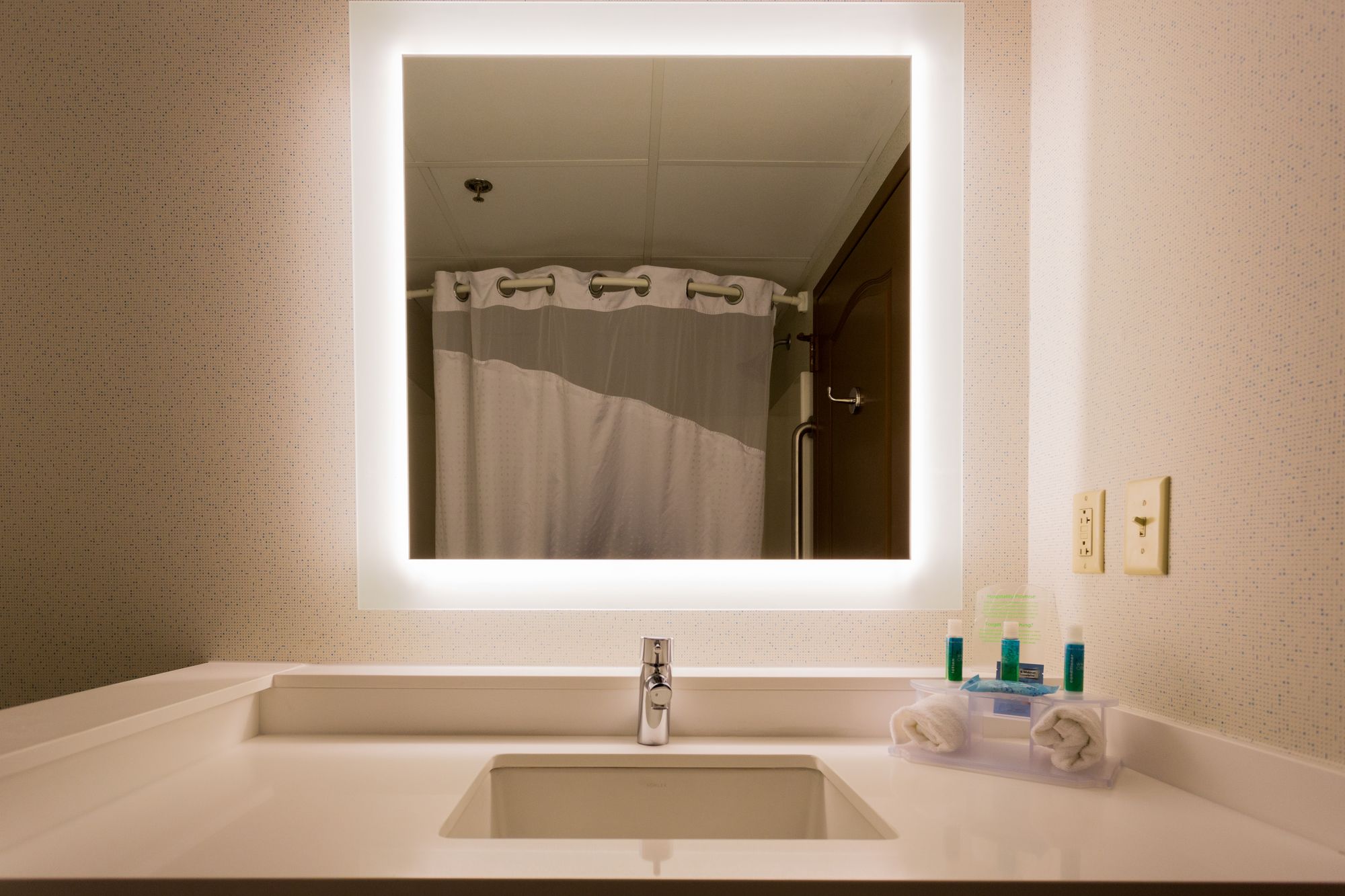 Holiday Inn Express & Suites Reading