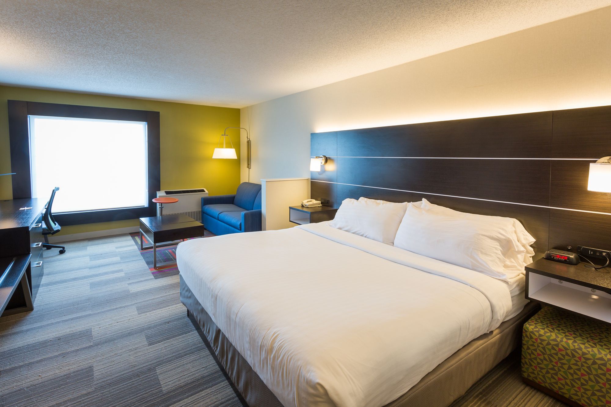 Holiday Inn Express & Suites Reading