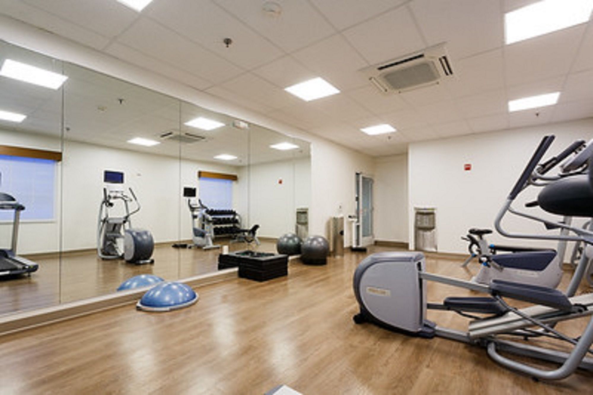 Holiday Inn Express & Suites Reading