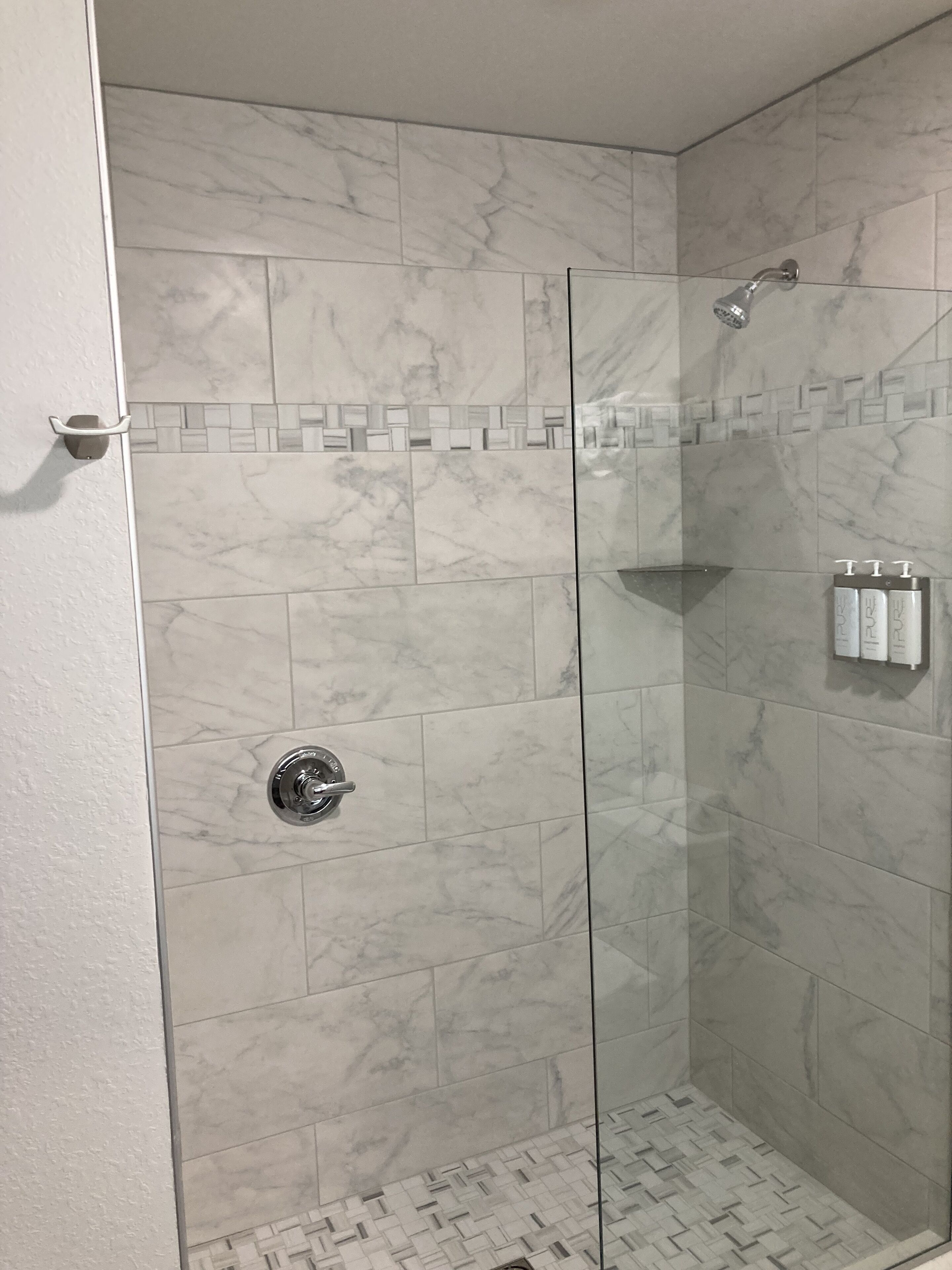 Elker Inn & Suites