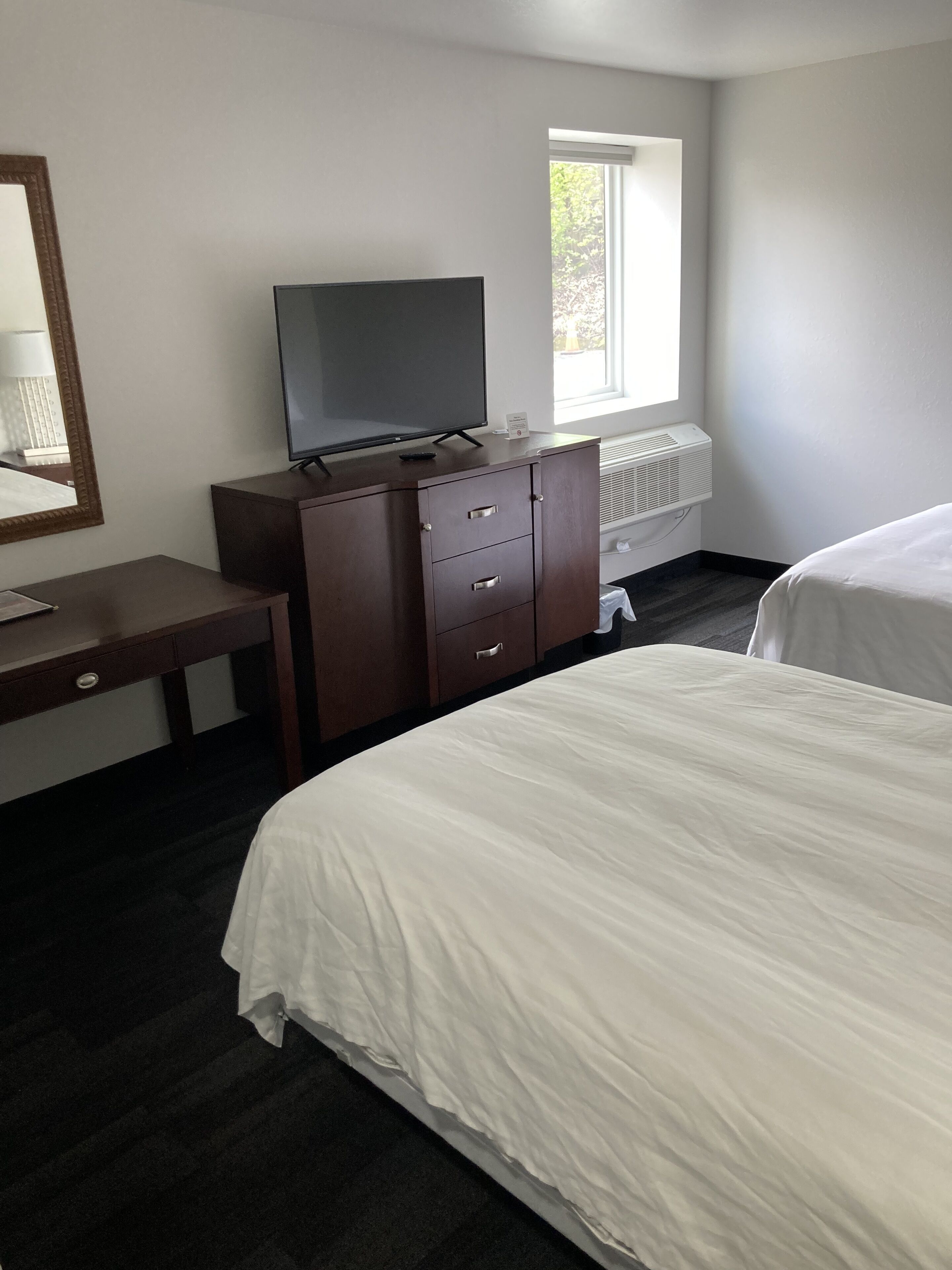 Elker Inn & Suites