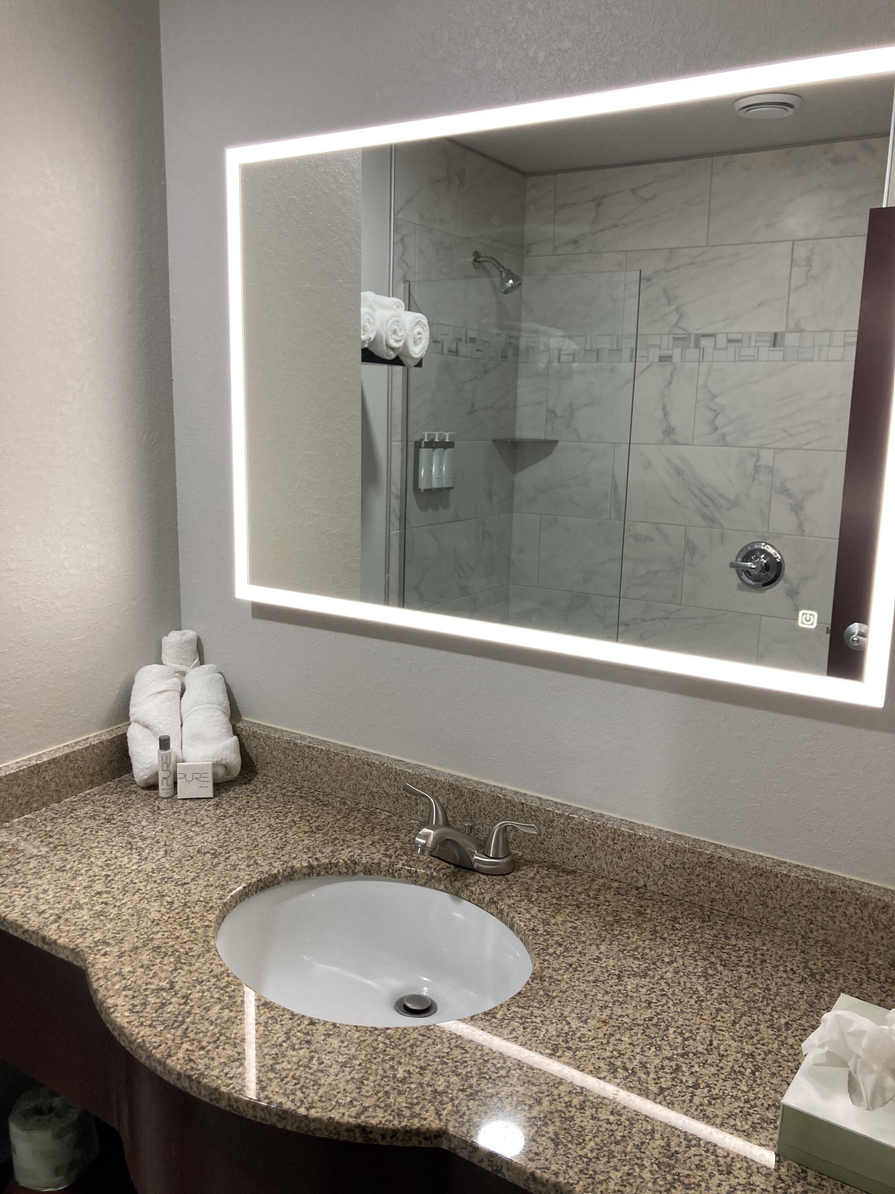 Elker Inn & Suites