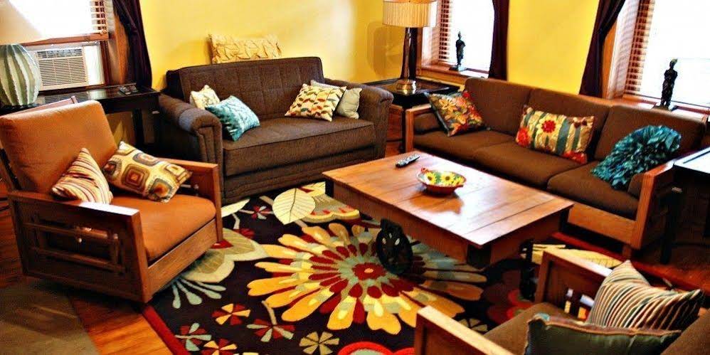 South Broadway Manor Bed & Breakfast